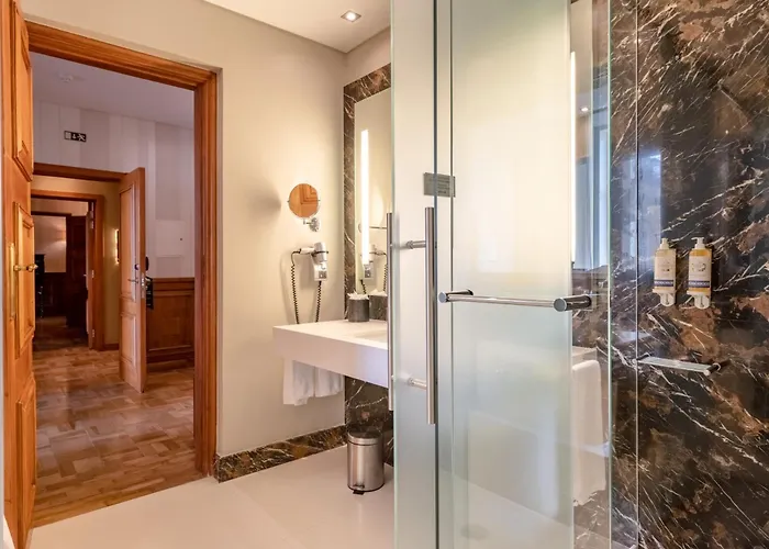 De - Small Luxury Of The World Lissabon