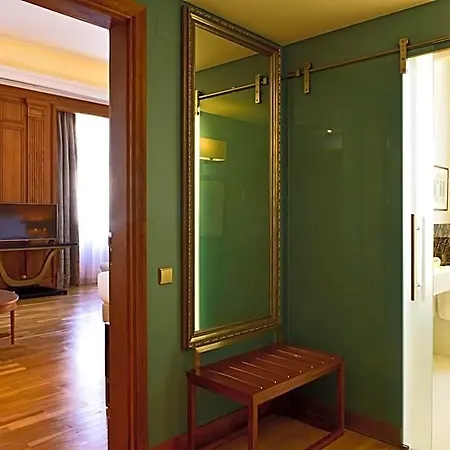 De - Small Luxury Of The World 5*