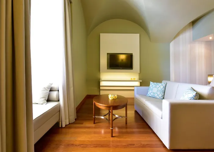 De - Small Luxury Of The World Lissabon