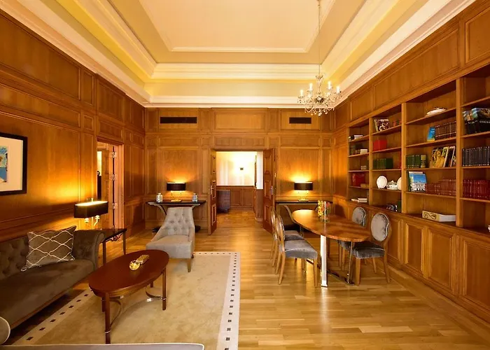 De - Small Luxury Of The World Lissabon