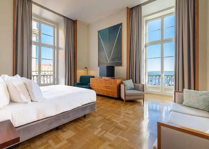 De - Small Luxury Of The World Lissabon