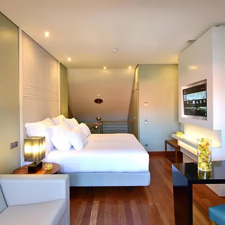 De - Small Luxury Of The World