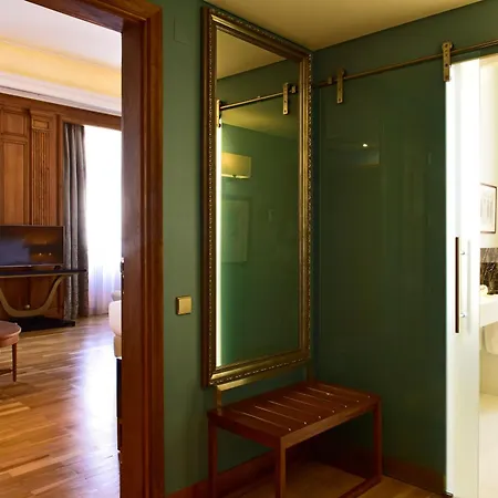 De - Small Luxury Of The World 5*