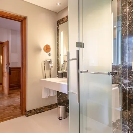 De - Small Luxury Of The World Lisbon