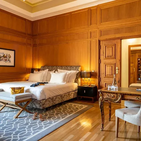 De - Small Luxury Of The World